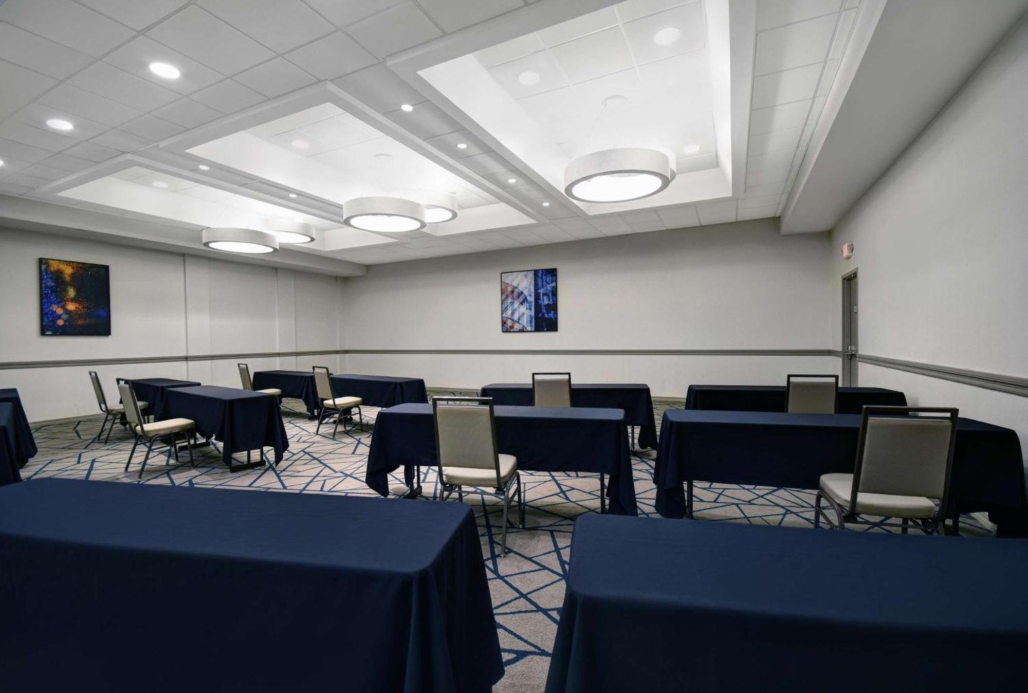 Embassy Suites By Hilton Detroit - Livonia/Novi Luaran gambar