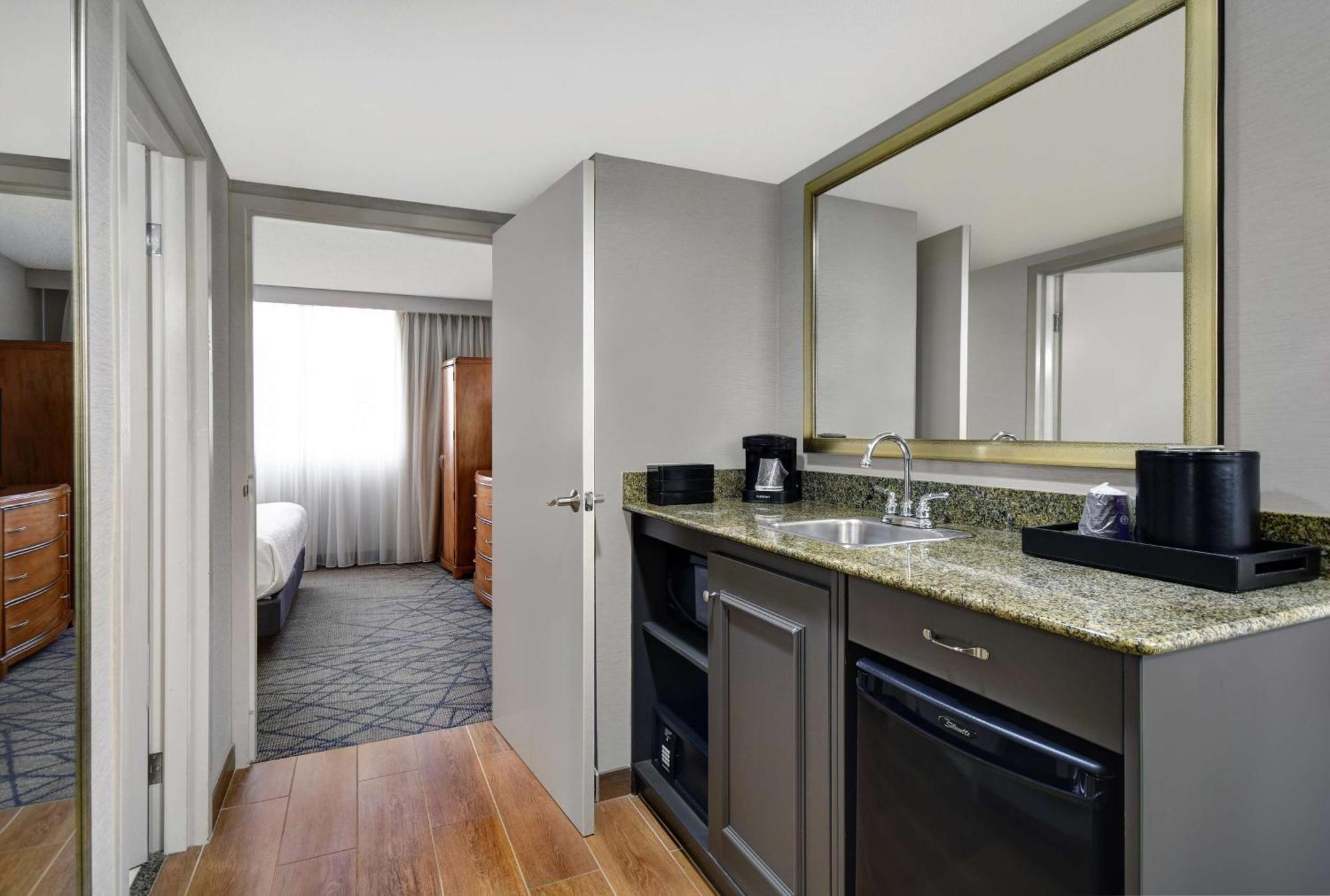 Embassy Suites By Hilton Detroit - Livonia/Novi Luaran gambar