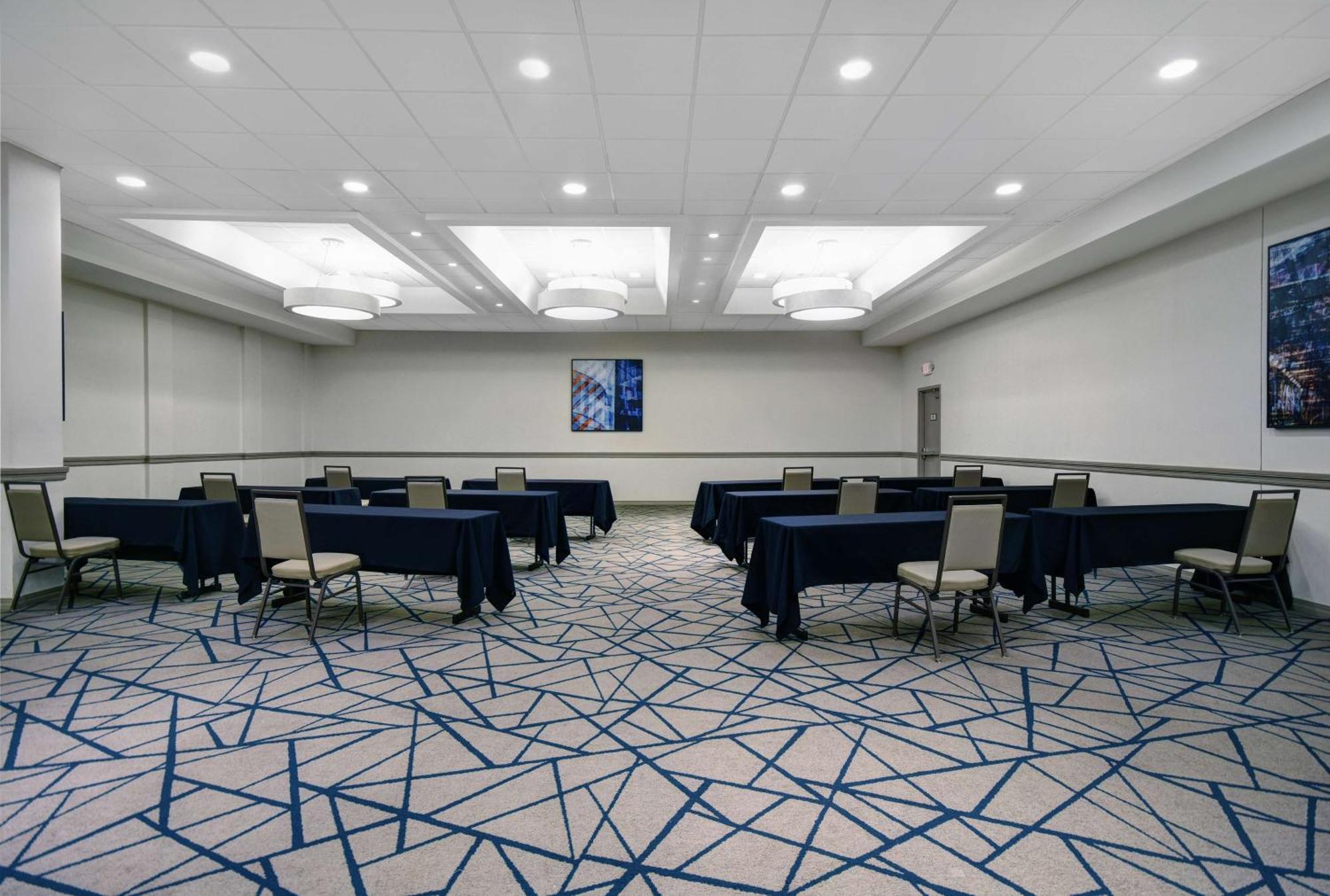 Embassy Suites By Hilton Detroit - Livonia/Novi Luaran gambar